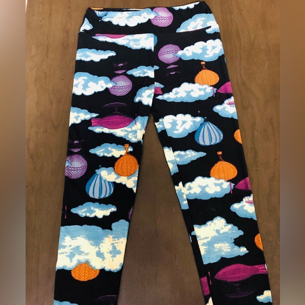 LuLaRoe Hot Air Balloons Clouds Sky Print Leggings